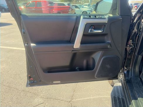 Used 2018 Toyota 4Runner SR5 Premium image 12