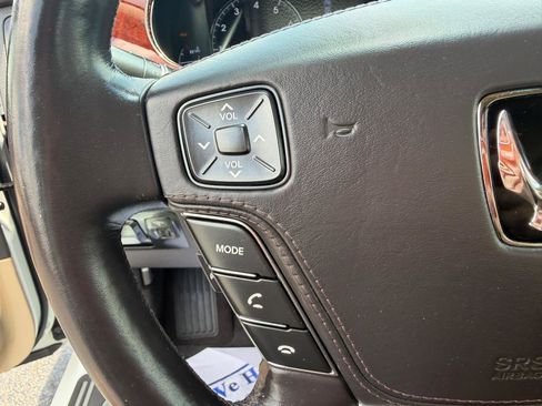 Used 2012 Hyundai Equus Signature RWD image 13