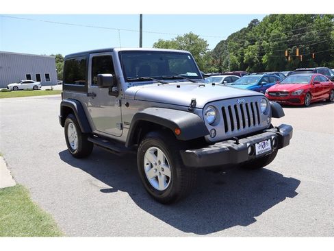 Used 2016 Jeep Wrangler Sport w/ Quick Order Package 24S AWD/4WD image 9