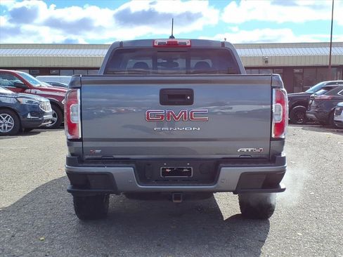 Used 2022 GMC Canyon AT4 w/ Trailering Package image 4
