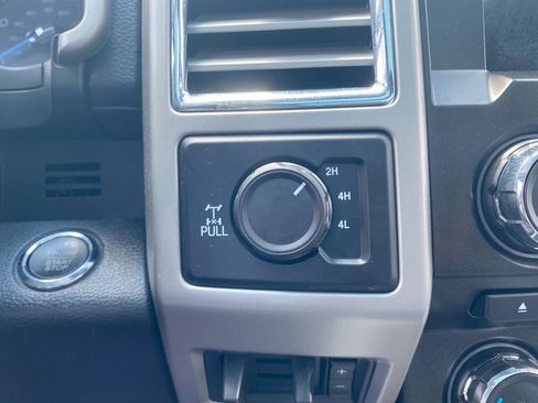 Used 2017 Ford F250 Lariat w/ Lariat Ultimate Package AWD/4WD image 20