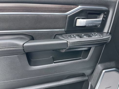 New 2026 RAM 2500 Laramie AWD/4WD image 16