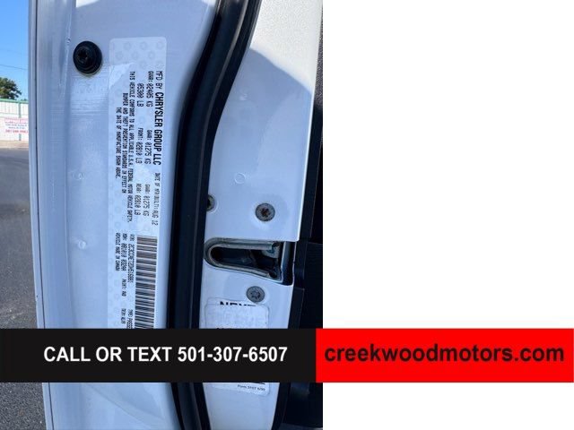 Used 2013 Chrysler 300 C RWD image 17
