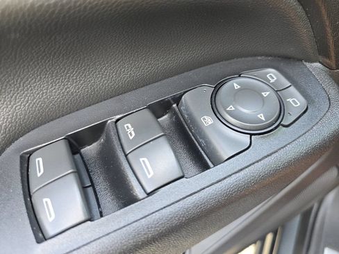 Used 2020 Chevrolet Equinox Premier FWD image 31