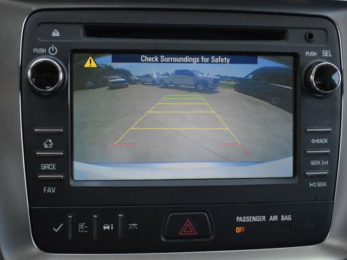Used 2014 GMC Acadia SLE image 28
