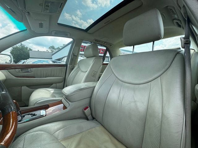 Used 2004 Lexus LS 430 RWD image 10
