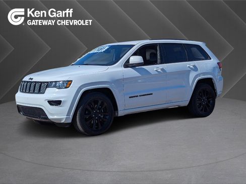 Used 2018 Jeep Grand Cherokee Altitude image 1