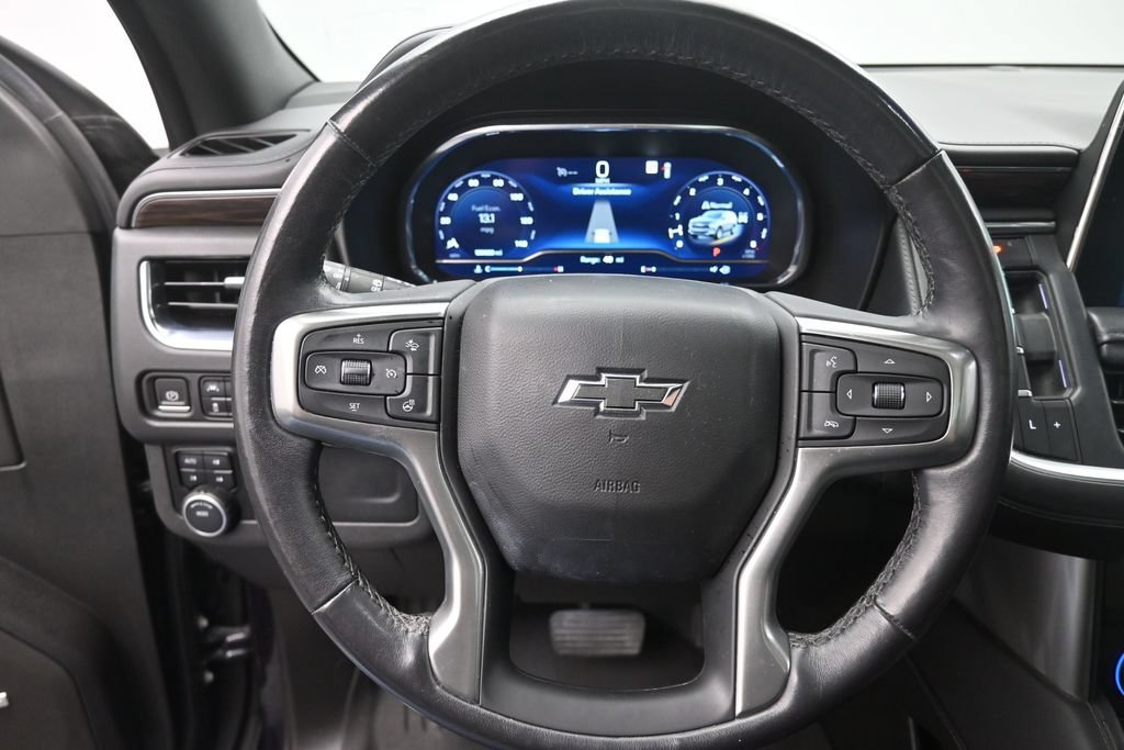Used 2022 Chevrolet Tahoe Z71 w/ Luxury Package AWD/4WD image 6