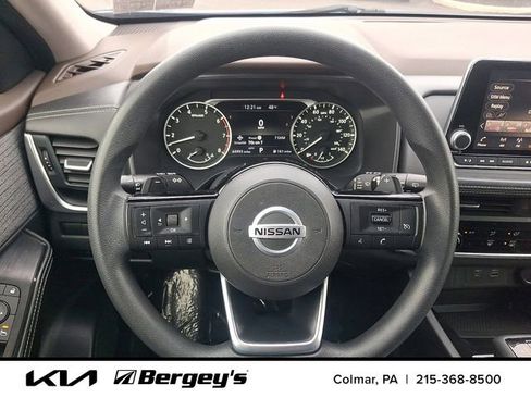 Used 2021 Nissan Rogue S image 19