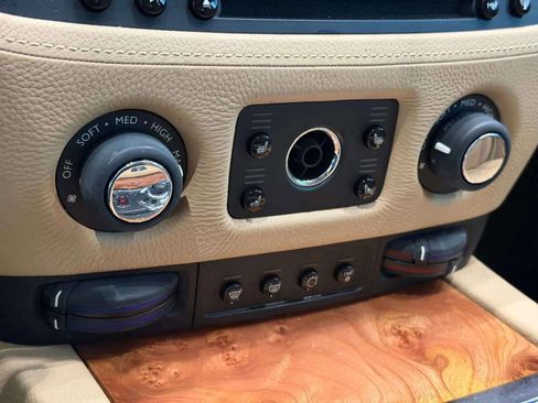 Used 2012 Rolls-Royce Ghost Base image 15