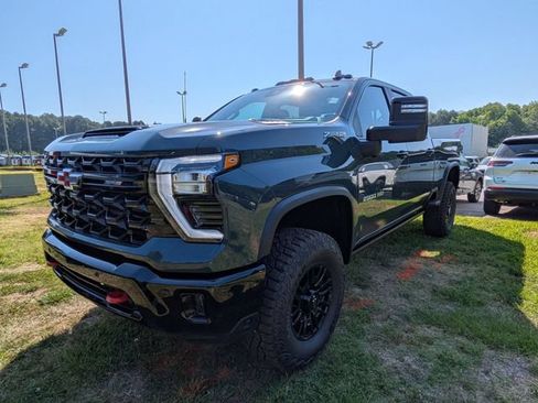 New 2026 Chevrolet Silverado 2500 ZR2 AWD/4WD image 5