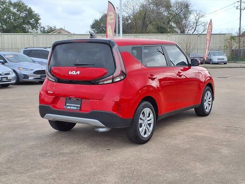 Certified 2025 Kia Soul LX image 4