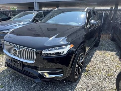 Used 2025 Volvo XC90 B6 Plus w/ Protection Package AWD/4WD image 2