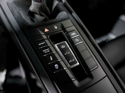 Used 2014 Porsche 911 Carrera 4S AWD/4WD image 15