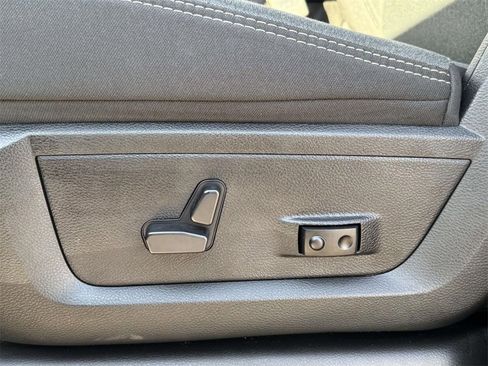 Used 2024 RAM 2500 Big Horn w/ Safety Group image 29