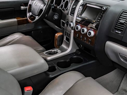 Used 2010 Toyota Tundra Limited AWD/4WD image 24