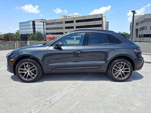 Used 2025 Porsche Macan image 2