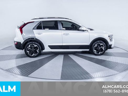 Used 2023 Kia Niro Wave FWD image 11