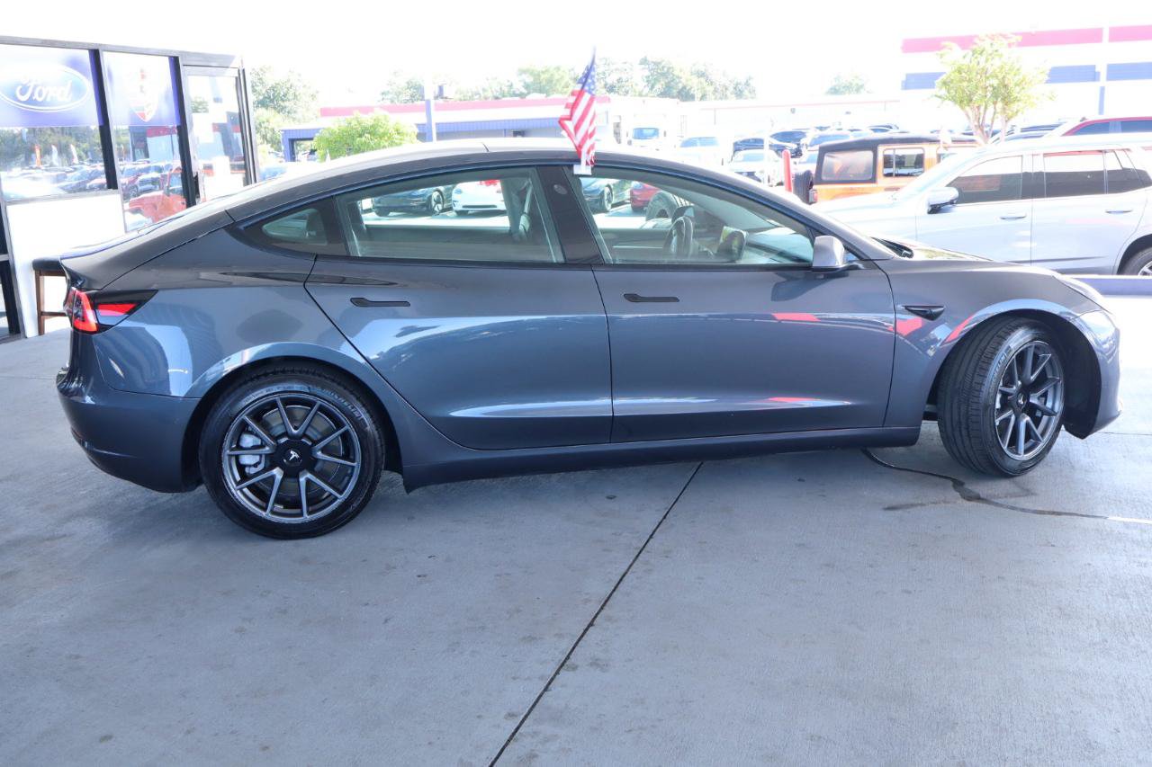 Used 2021 Tesla Model 3 RWD image 4
