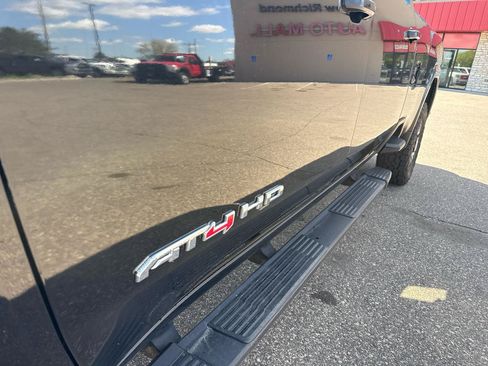 Used 2020 GMC Sierra 2500 AT4 w/ AT4 Preferred Package AWD/4WD image 10
