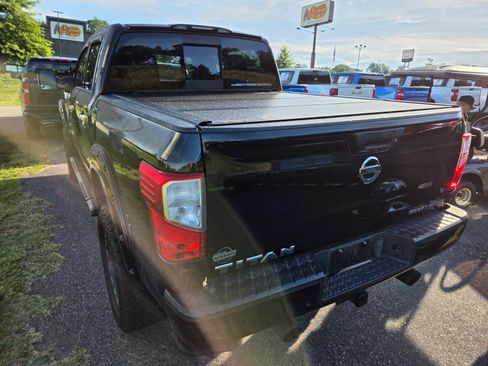 Used 2021 Nissan Titan SV w/ SV Convenience Package AWD/4WD image 9