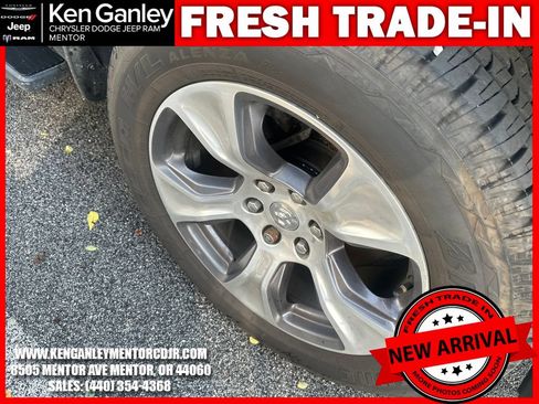 Used 2024 RAM 1500 Laramie AWD/4WD image 9