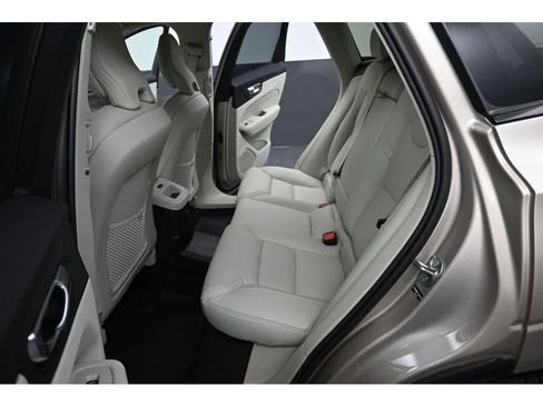 New 2026 Volvo XC60 T8 Ultra w/ Protection Package Premier AWD/4WD image 14