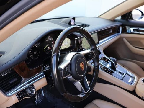 Used 2018 Porsche Panamera 4 image 49