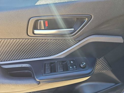 Used 2020 Toyota C-HR LE image 24