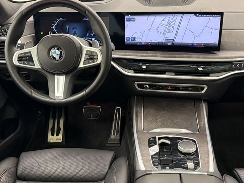 Used 2023 BMW X7 xDrive40i w/ M Sport Package AWD/4WD image 16