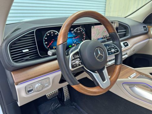 Used 2023 Mercedes-Benz GLS 450 4MATIC image 14