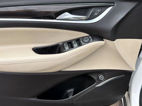 Used 2020 Buick Enclave Essence FWD image 14