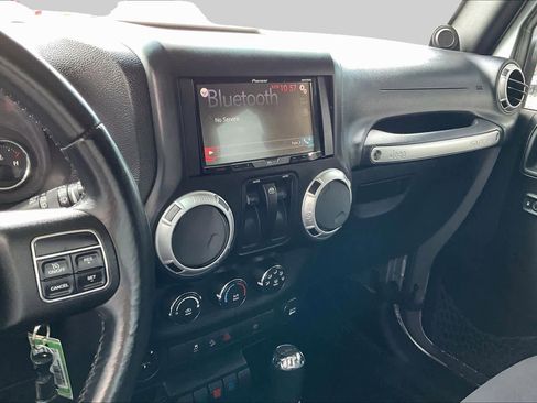 Used 2013 Jeep Wrangler Rubicon w/ PWR Convenience Group AWD/4WD image 5