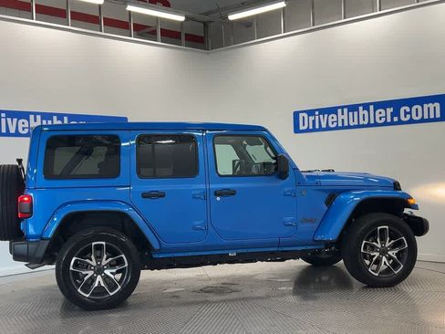 Used 2024 Jeep Wrangler Unlimited w/ Convenience Group AWD/4WD image 3