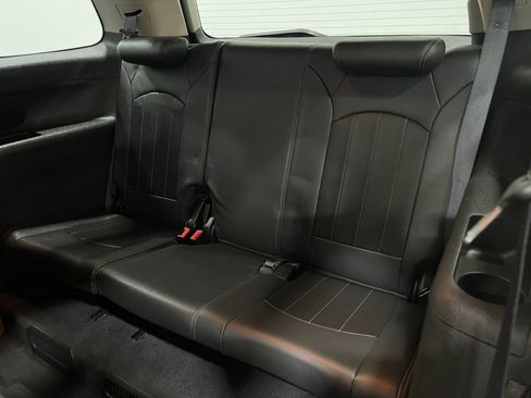 Used 2013 GMC Acadia Denali image 30