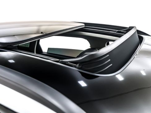 Used 2024 Audi Q8 e-tron Premium Plus w/ Premium Plus Package image 23