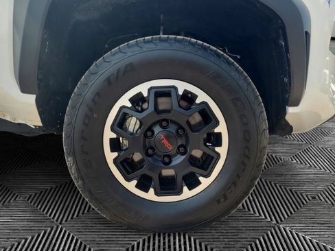 Used 2024 Toyota Tacoma TRD Off-Road AWD/4WD image 16