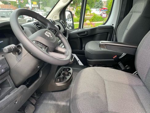 Used 2025 RAM ProMaster 2500 w/ U-Haul Equipment Group FWD image 15