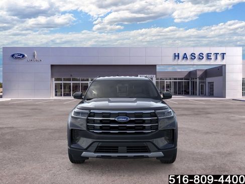 Used 2025 Ford Explorer Active AWD/4WD image 7