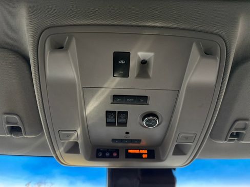 Used 2017 Cadillac Escalade Premium Luxury image 45