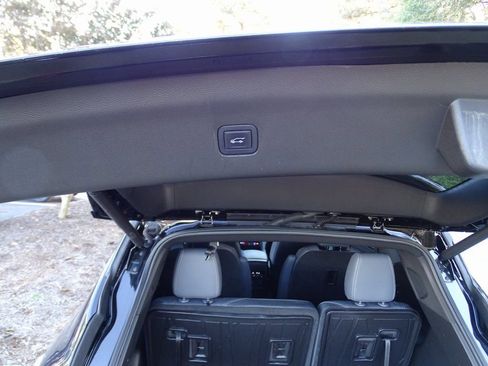 Used 2022 Buick Enclave Essence w/ Experience Buick Package image 11