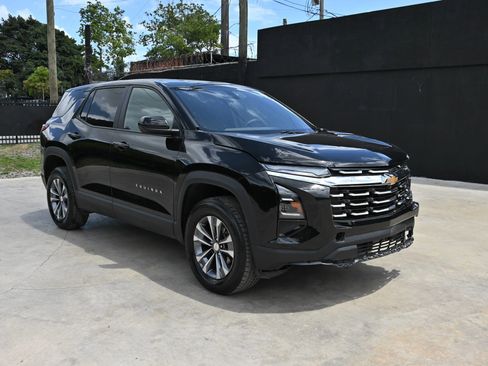 Used 2025 Chevrolet Equinox LT FWD image 1
