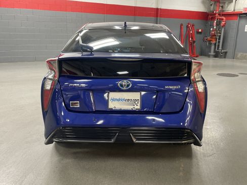 Used 2018 Toyota Prius Four Touring image 9
