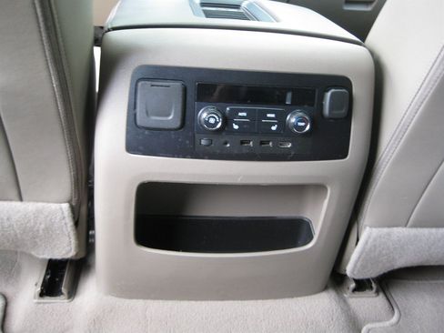 Used 2019 Chevrolet Tahoe Premier RWD image 34