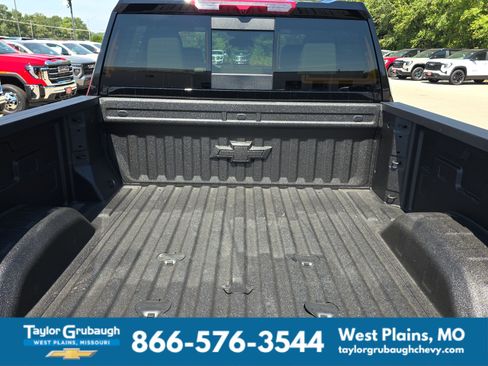 New 2026 Chevrolet Silverado 2500 LT w/ Z71 Chrome Sport Edition AWD/4WD image 8