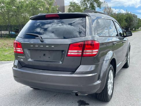 Used 2016 Dodge Journey SE w/ Flexible Seating Group image 8