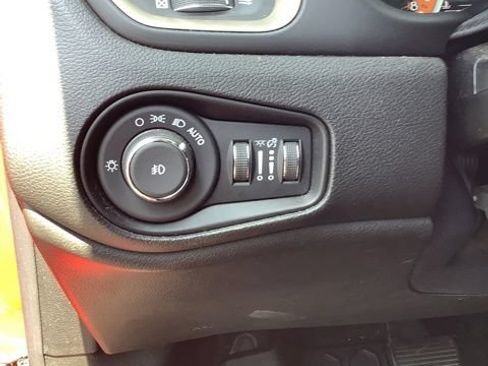 Certified 2017 Jeep Renegade Limited AWD/4WD image 20