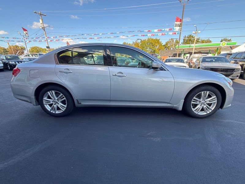 Used 2013 INFINITI G37 x Sedan w/ Premium Pkg AWD/4WD image 4