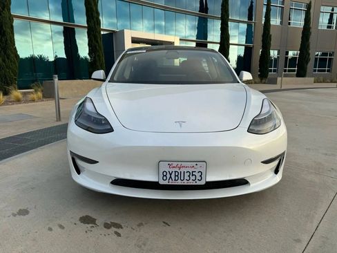 Used 2023 Tesla Model 3 Standard Range image 2