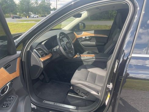 Used 2025 Volvo XC90 T8 Plus w/ Protection Package Premier AWD/4WD image 14
